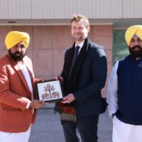 ਪੰਜਾਬ ਦੇ ਸਕੂਲਾਂ 'ਚ ਹੁਣ ਚੱਲੇਗਾ 'ਫਿਨਲੈਂਡ ਮਾਡਲ': CM ਮਾਨ ਨੇ ਯੂਨੀਵਰਸਿਟੀ ਆਫ਼ ਟੁਰਕੂ ਨਾਲ ਭਾਈਵਾਲੀ ਨੂੰ ਦੱਸਿਆ ਇਤਿਹਾਸਕ।